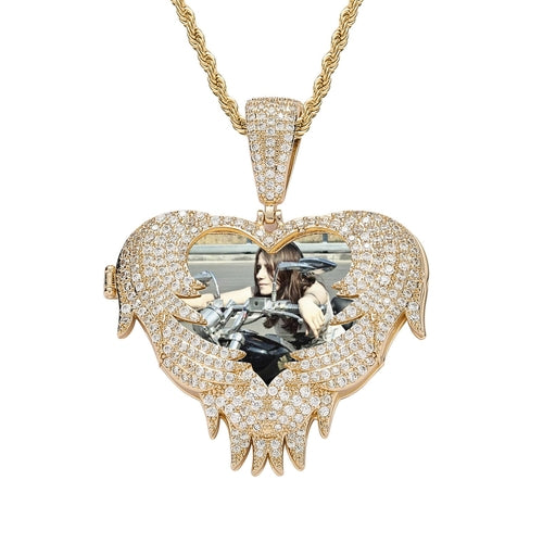 LoveShellâ„?â€?Custom Clamshell Heart Photo Pendant | Iced Out Zircon