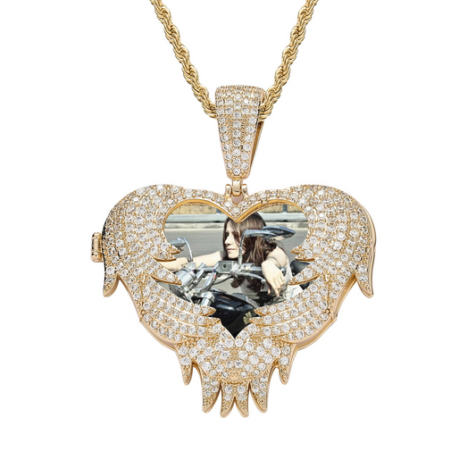 LoveShellâ„?â€?Custom Clamshell Heart Photo Pendant | Iced Out Zircon